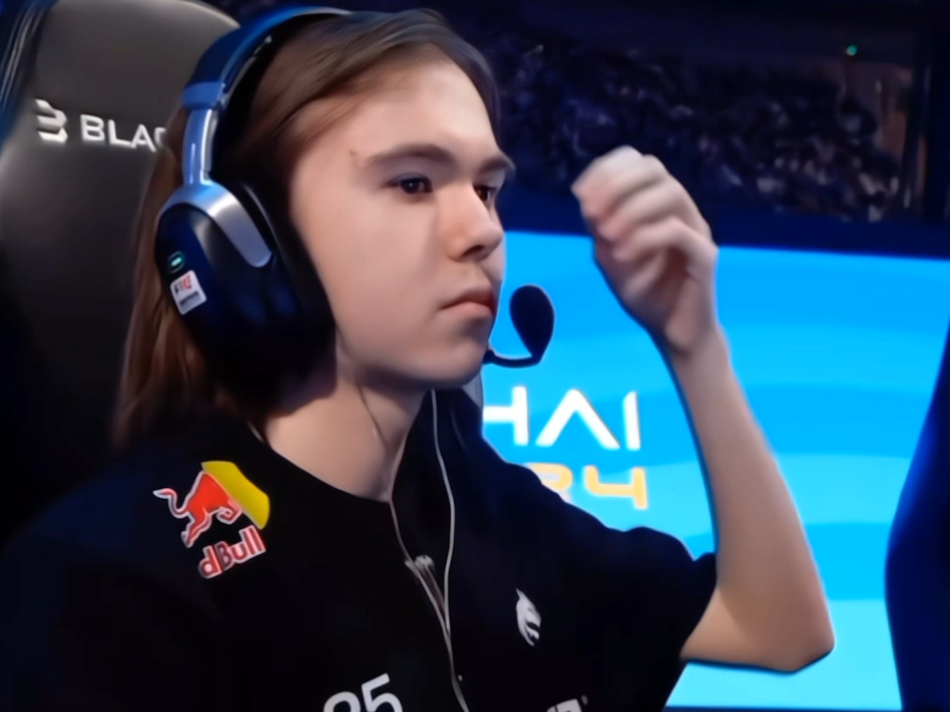 坚持成为了 坚持成为了