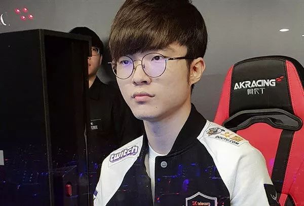 更是对他训 更是对他训